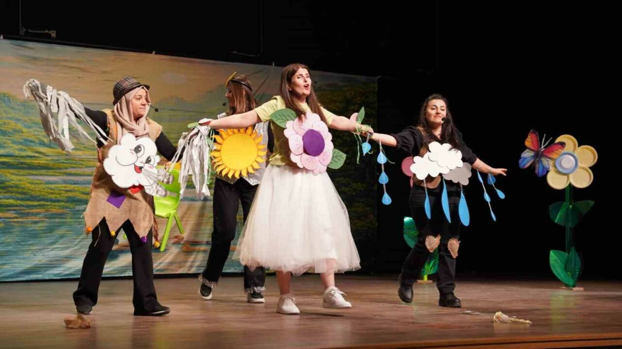 Sümer Anaokulu tarafından, Dünya Tiyatrolar Günü kapsamında öğretmenler tarafından hazırlanan