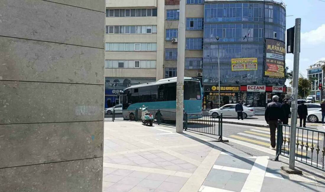 Şanlıurfa’nın Haliliye ilçesinde yaya geçidinde özel halk otobüsünün çarptığı kişi