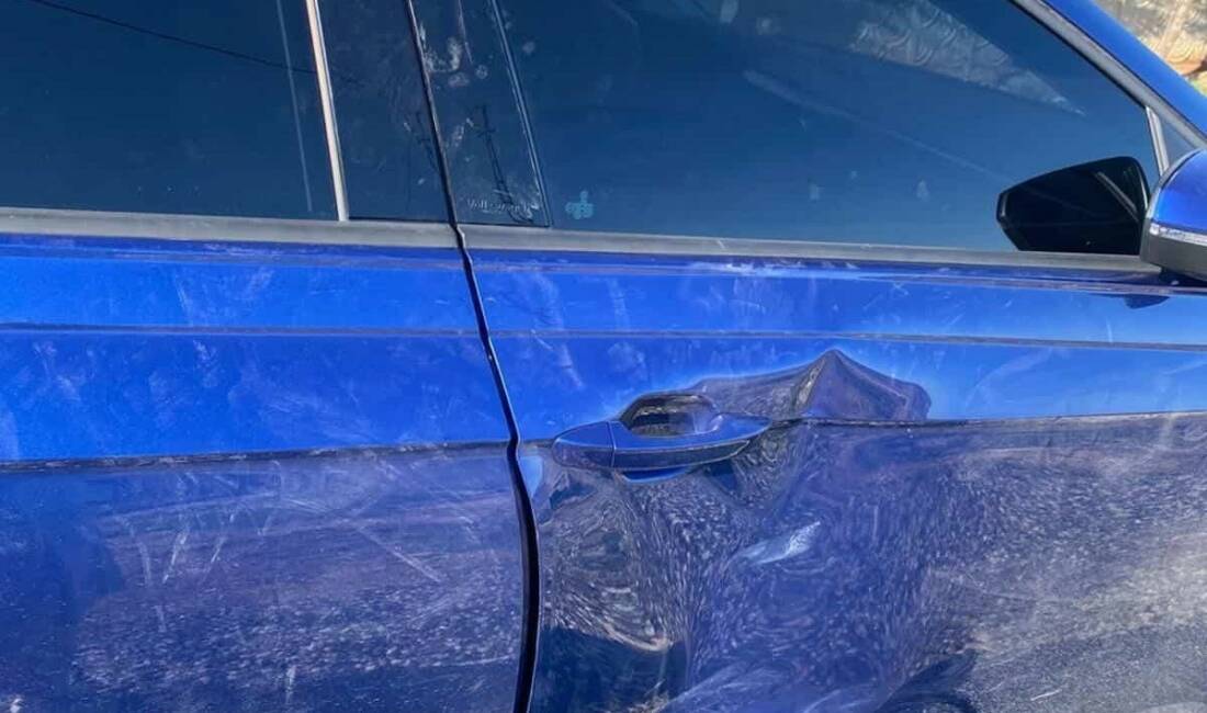 Adıyaman’da, park halindeki bir otomobile çarpan araç, ardına bakmadan olay