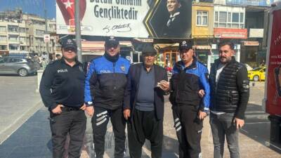 Kilis’te polis ekipleri, kendisini savcı olarak tanıtan dolandırıcılara inanmak üzere