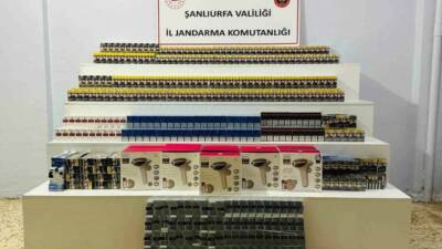 Şanlıurfa’da kaçakçılıkla mücadele kapsamında düzenlenen operasyonda çok sayıda kaçak ürün