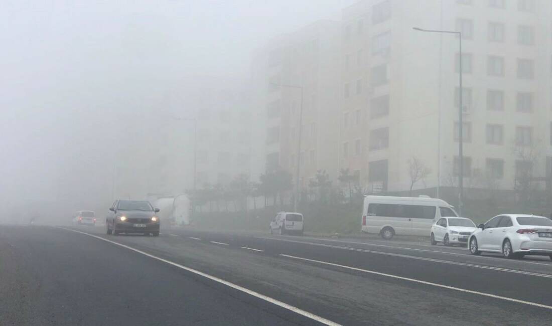 Şanlıurfa’nın merkez ve Viranşehir ilçesinde etkili olan yoğun sis, görüş