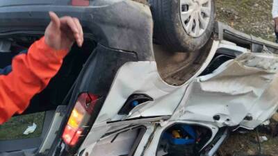 Siirt’te otomobilin şarampole yuvarlanması sonucu meydana gelen kazada 1 kişi