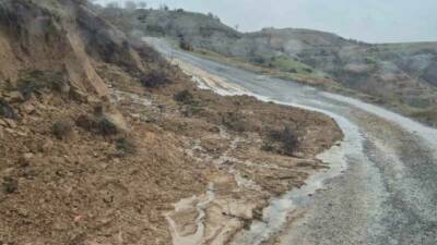 Siirt İl Özel İdaresi, kar ve sağanak yağışların ulaşıma olumsuz