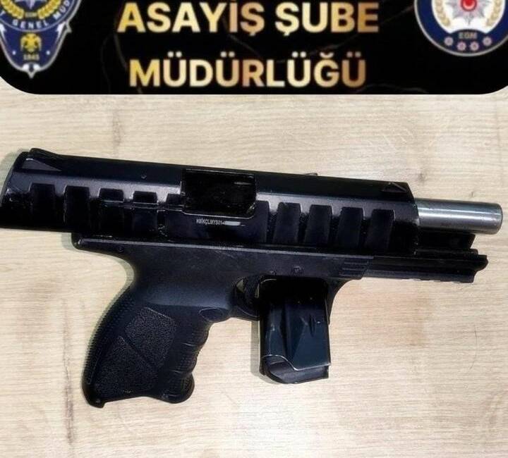 Adıyaman’da polis ekiplerince şüphe üzerine durdurulan otomobilde yapılan aramada ruhsatsız