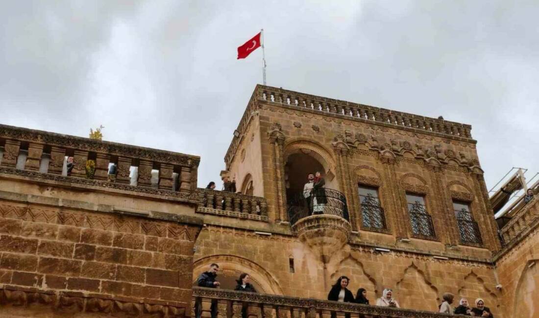 Bayram tatilinde Mardin, yerli turistlerin ilgisiyle karşılaştı. Kentteki tarihi ve