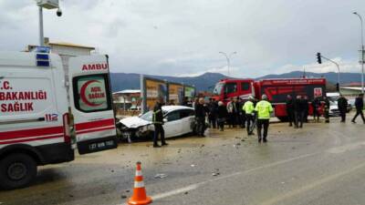 Tır ile otomobilin çarpışması sonucu 75 yaşındaki R.A. ve eşi