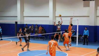 Şanlıurfa Büyükşehir Belediyesi Yıldız Erkekler Voleybol A Takımı ile B