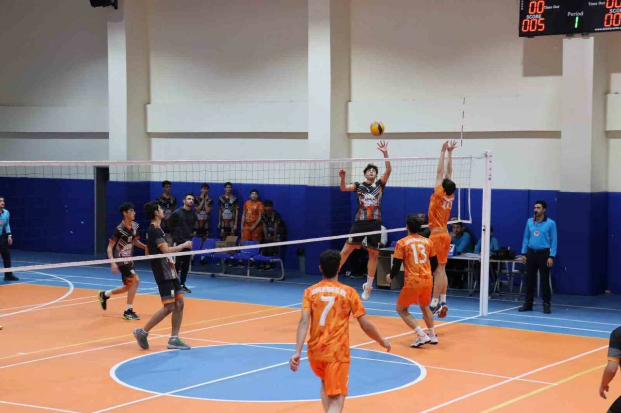 Şanlıurfa Büyükşehir Belediyesi Yıldız Erkekler Voleybol A Takımı ile B