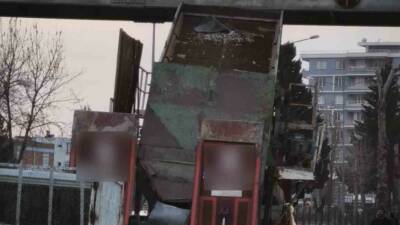 Adıyaman’da seyir halinde olan yüksek yüklü bir TIR, yükünün yüksekliği