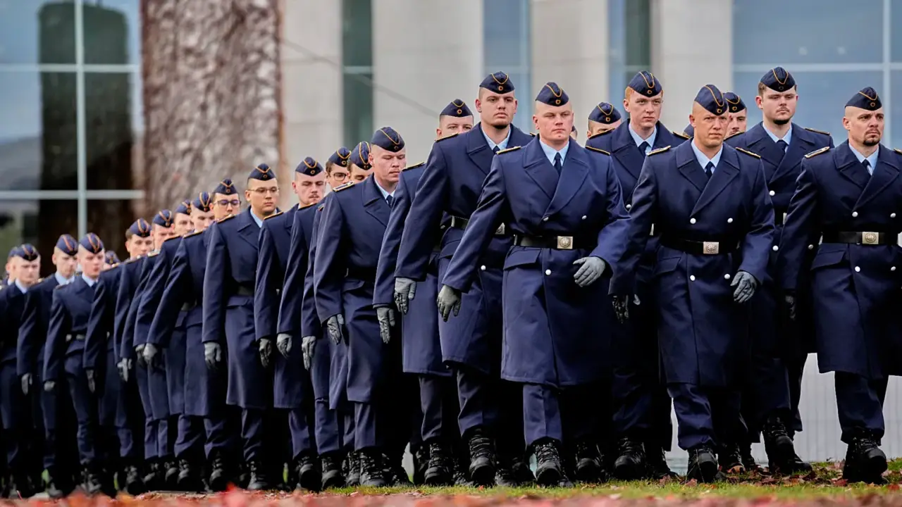 Almanya’da gündeme gelen yeni askerlik düzenlemesi kapsamında, 17-45 yaş arasındaki