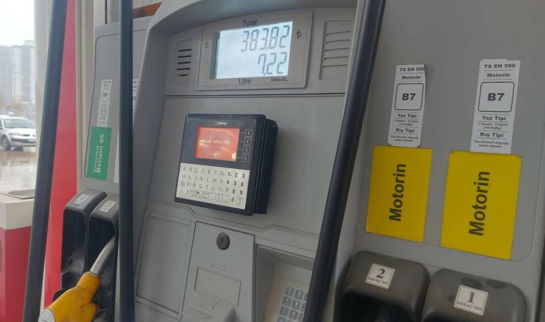 Orta Doğu'daki savaşın küresel petrol fiyatlarını yükseltmesiyle motorine 2 lira