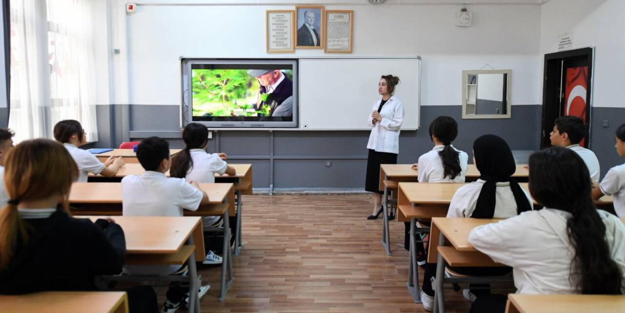 Millî Eğitim Bakanlığınca, kadrolu öğretmenlerin il içi isteğe bağlı yer