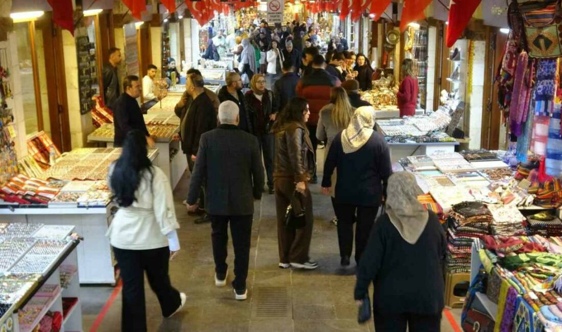 Gaziantep'in 300 yıllık tarihi Zincirli Bedesten, yerli ve yabancı turistlerin