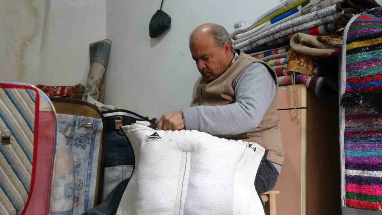 Gaziantep’te ağabeyi ile birlikte babasından öğrendiği semer, palan, heybe ve