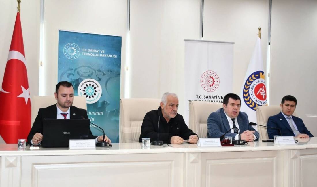 Adıyaman Ticaret ve Sanayi Odası'nda düzenlenen toplantıda, Yerel Kalkınma Hamlesi