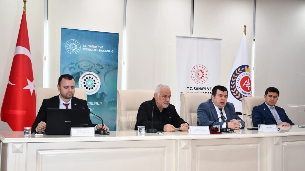 Adıyaman Ticaret ve Sanayi Odası'nda düzenlenen toplantıda, Yerel Kalkınma Hamlesi