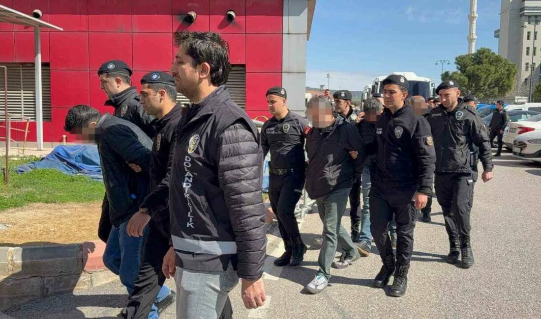 Gaziantep Üniversitesi öğretim görevlisi Mehmet Ali Y. ve 11 kişi,