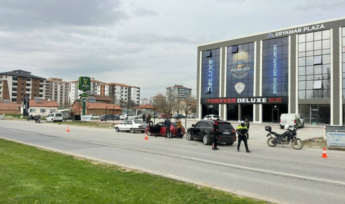 İl Emniyet Müdürlükleri tarafından okul çevrelerinde yürütülen denetimler aralıksız devam