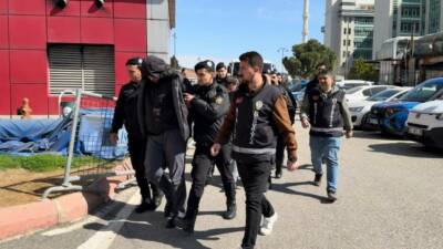 Gaziantep Üniversitesi öğretim görevlisi Mehmet Ali Y., aralarında bir fakülte