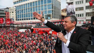 CHP Genel Başkanı Özgür Özel, TBMM Başkanı Numan Kurtulmuş ile