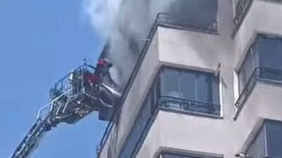 Gaziantep’te 8 katlı bir binanın en üst katındaki balkonda çıkan