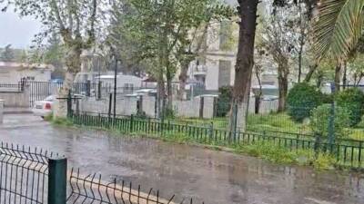 Adıyaman'da İl genelinde dün akşam saatlerinden itibaren etkisini artıran sağanak