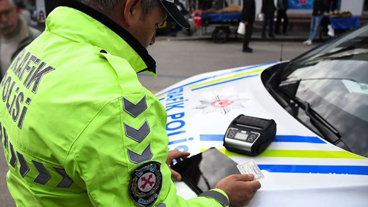 Ticari araçlar için uygulanan zorunlu kış lastiği dönemi 15 Nisan