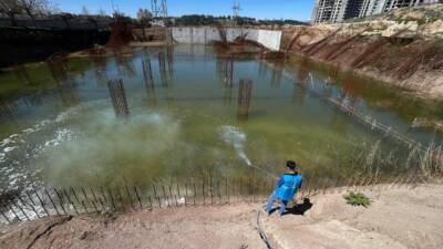 Adıyaman Belediyesi, yaz ayları öncesinde kent genelinde larva ve haşereyle
