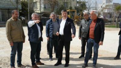 Adıyaman Belediye Başkanı Abdurrahman Tutdere, Yeni Mahalle’de yapımı tamamlanan ve