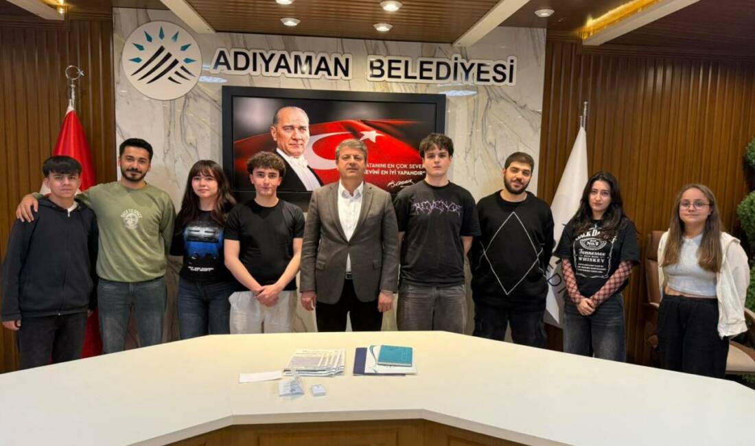 Adıyaman Belediyesi, “04.17 Belgesel Atölyesi” projesinde bayrağı gençlere devrediyor. Geçtiğimiz