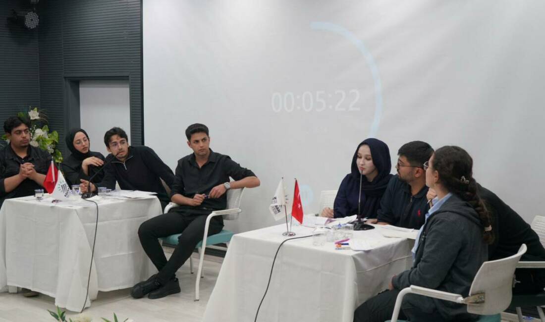 Adıyaman Belediyesi Eğitim ve Kültür Merkezi’nde (AKEM), YKS’ye hazırlanan öğrenciler