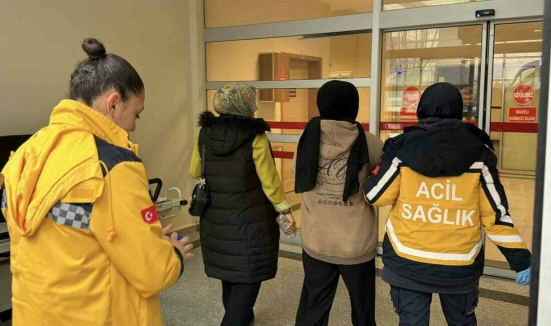 Adıyaman’da bir motosiklet sürücüsü, yolun karşı tarafına geçmeye çalışan öğrenciye
