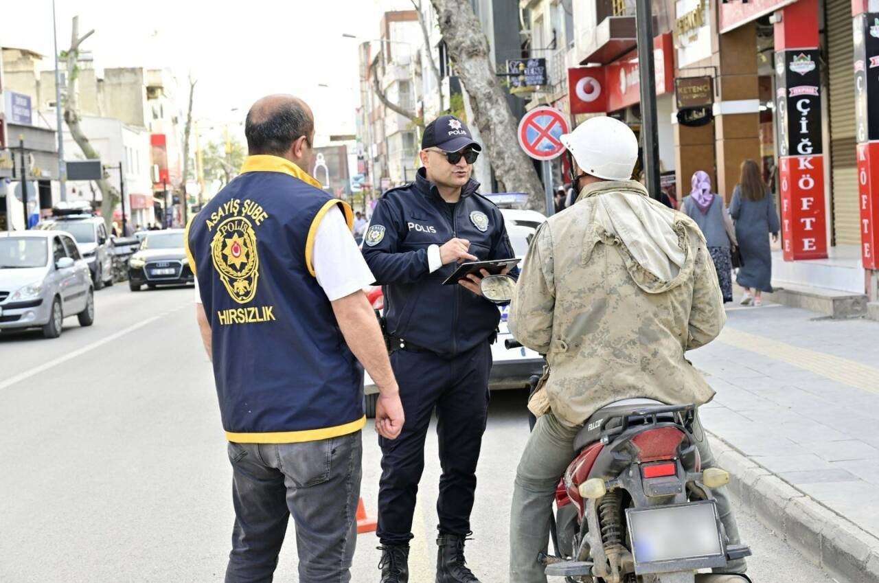Adıyaman İl Emniyet Müdürlüğü ekiplerince, kent genelinde asayiş suçlarının önlenmesi,