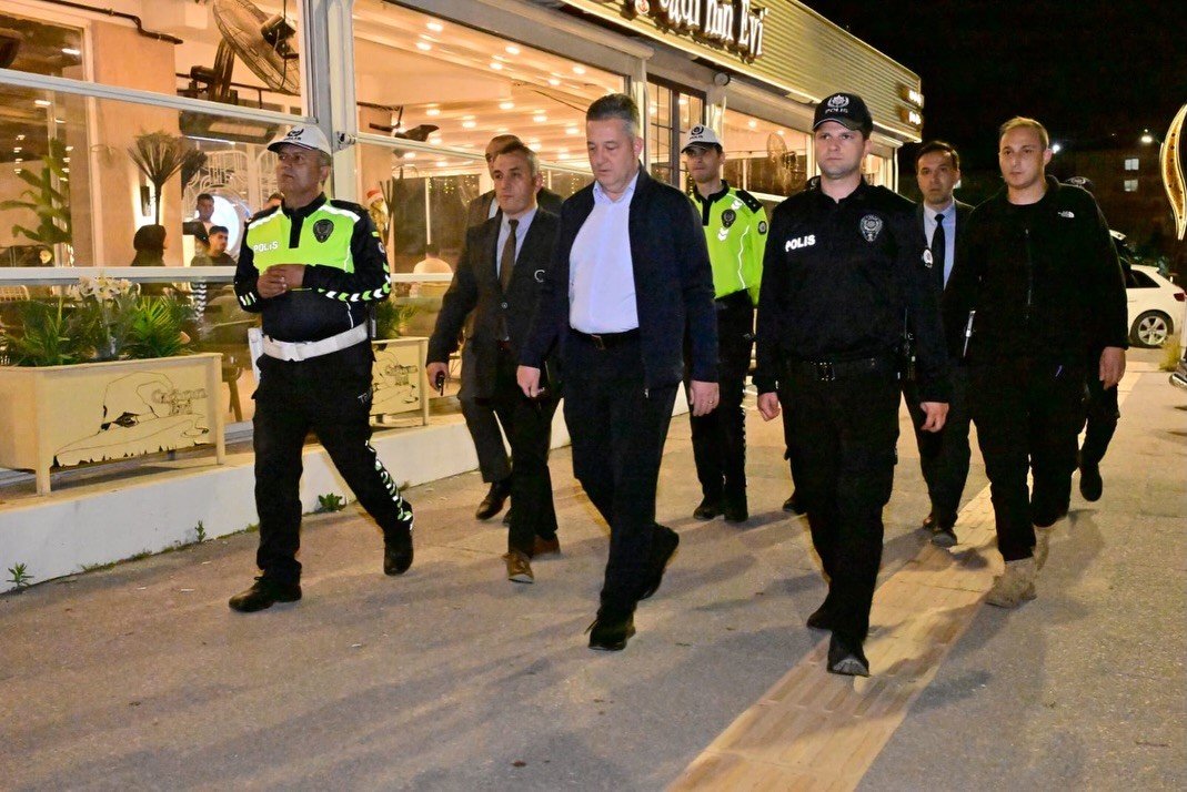 Adıyaman İl Emniyet Müdürü Arzum Nazman, kent merkezinde bulunan Gökkuşağı