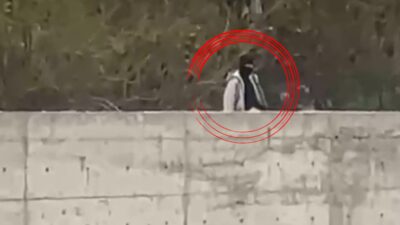 Adıyaman'ın Kahta KYK Kız Öğrenci Yurdu çevresinde görüntülenen kar maskeli