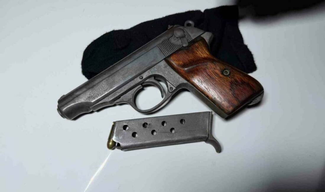 Adıyaman’da polis ekiplerince durumundan şüphelenilerek kovalamaca sonucu yakalanan şahsın üzerinden