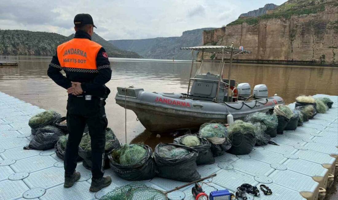 Gaziantep’te nehir üzerinde ağ ile avlanma yasağına uymayan 5 şahıs,
