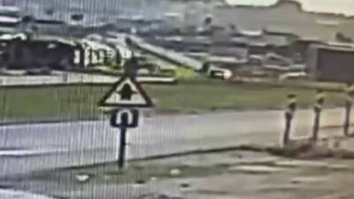 Gaziantep’in Nizip ilçesinde seyir halindeyken aniden sola dönüş yapan motosikletli,