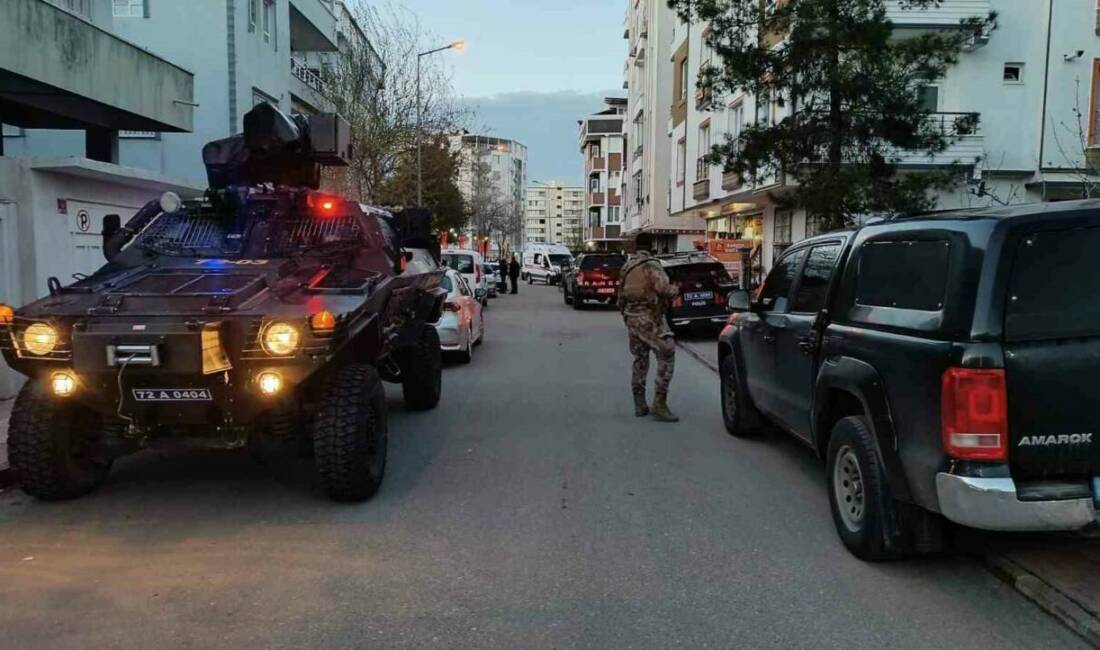 Batman’da 17 yaşındaki şahıs, anne ve ağabeyini silahla vurarak öldürdü.