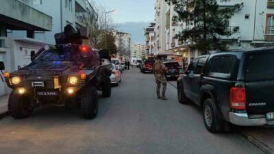 Batman’da 17 yaşındaki şahıs, anne ve ağabeyini silahla vurarak öldürdü.