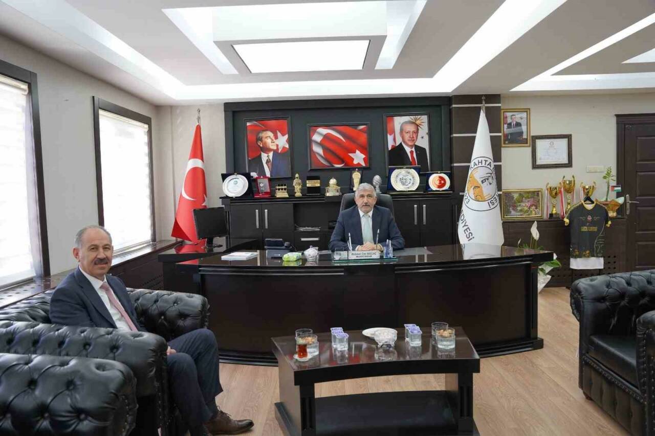 Kars’ın Arpaçay İlçe Belediye Başkanı Zeki Elma, Kardeş Belediye kapsamında