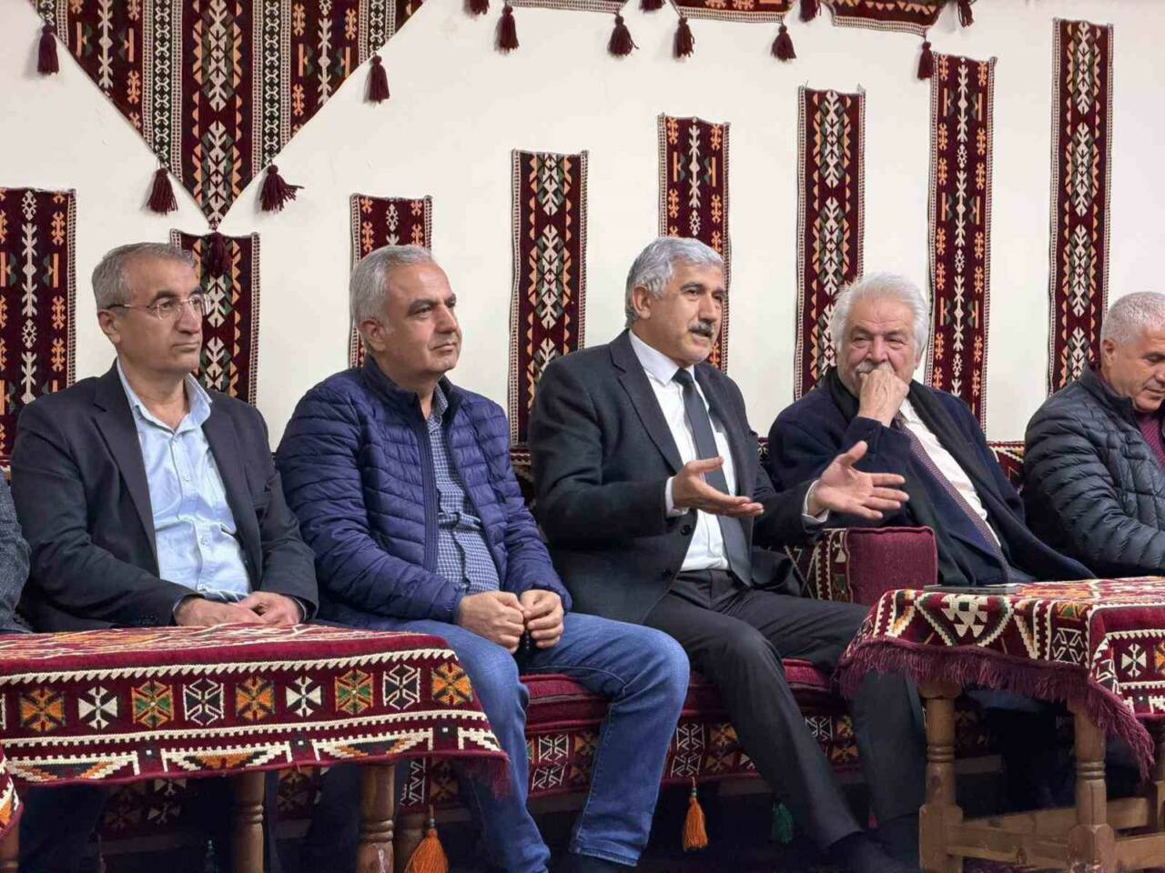 Adıyaman’ın Kâhta ilçe Belediye Başkanı Mehmet Can Hallaç, Avukatlar Günü