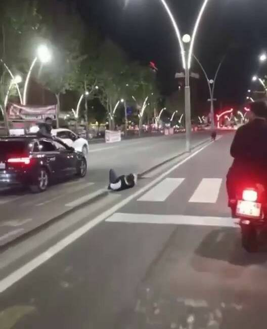 Batman’da akşam saatlerinde kent merkezine inen domuz, ortalığı altüst etti.