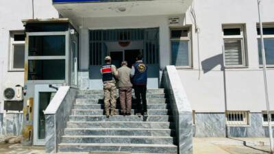 Şanlıurfa’nın Birecik ilçesinde aranan 2 şahıs yakalandı.