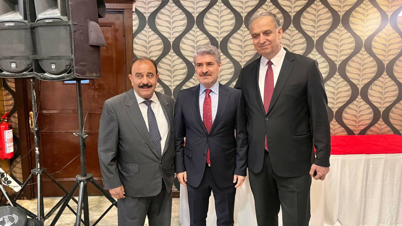 İzmir’de yaşayan Besnililer, Besni Belediye Başkanı Reşit Alkan’ın katılımıyla düzenlenen