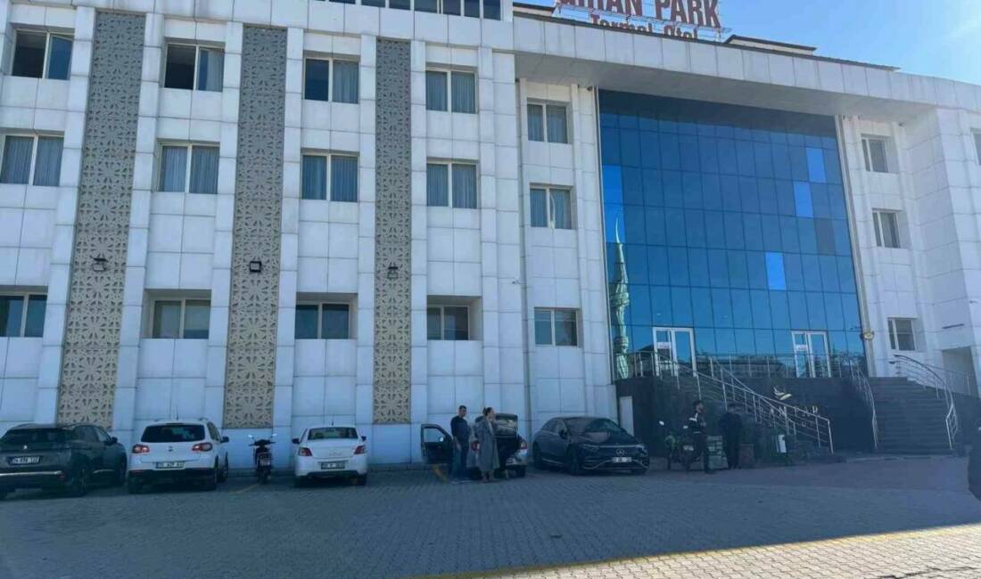 Diyarbakır'ın Çermik ilçesindeki kaplıcalar, yeni sezonu açarak ziyaretçilerini ağırlamaya başladı