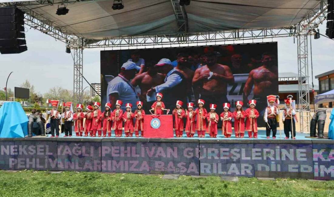 Cumhuriyet Halk Partisi (CHP) İl Başkanı Vakkas Açar ve il