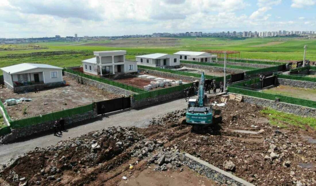 Diyarbakır’ın Yenişehir ilçesinde "villa" tarzında inşa edilen 13 kaçak yapının