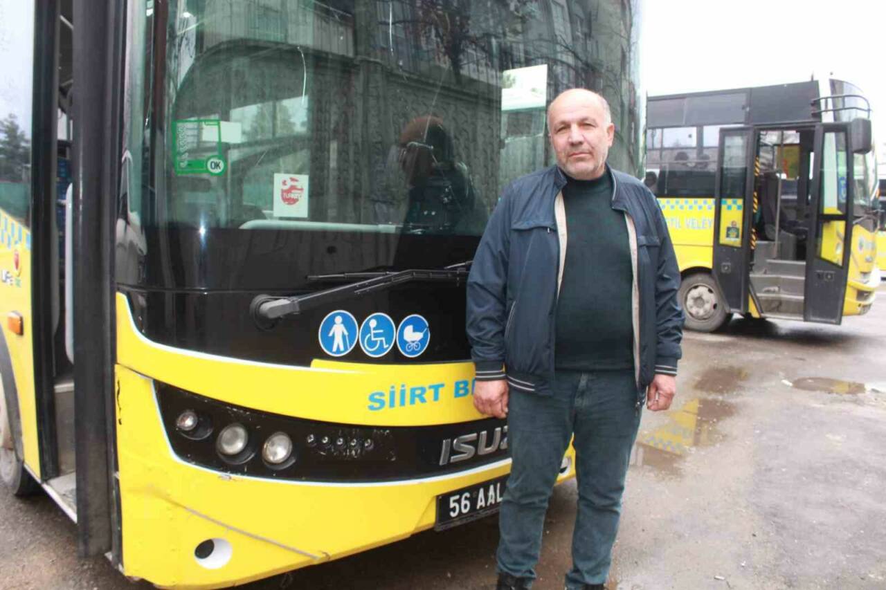 Siirt’te belediye otobüsünde fenalaşan yolcuyu hastaneye ulaştıran şoför Abdulhakim Ekinci,
